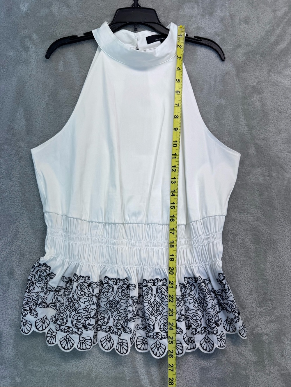 White House Black Market Size 10 Mock Neck Halter Top Embroidered Scallop Hem - Picture 5 of 10